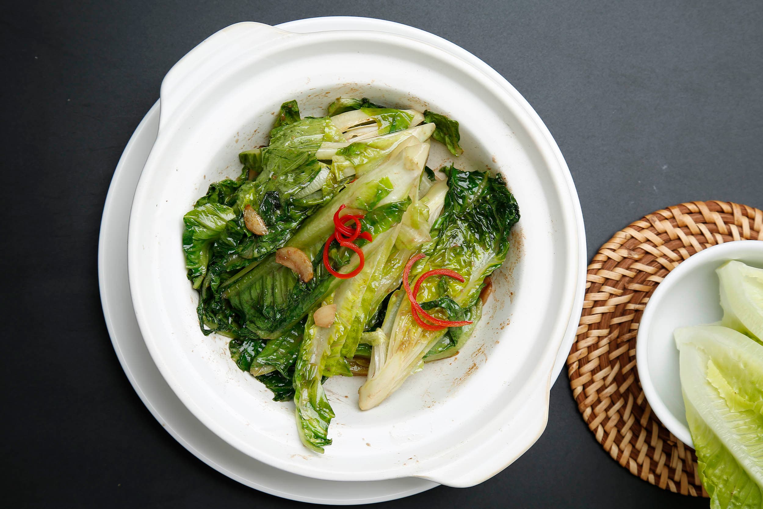 Chinese lettuce with shrimp paste in clay pot