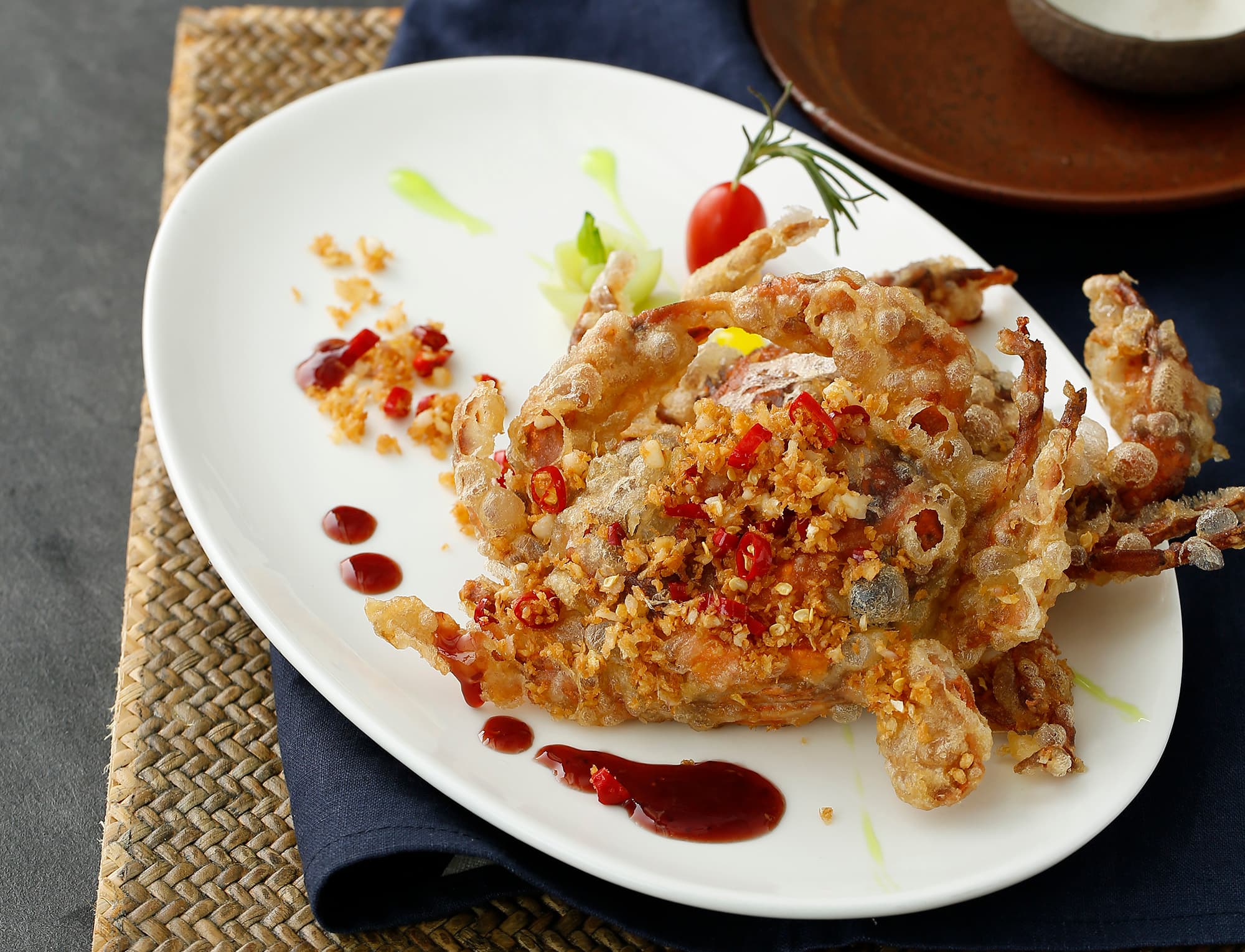Deep fried soft shell crab with salt and pepper