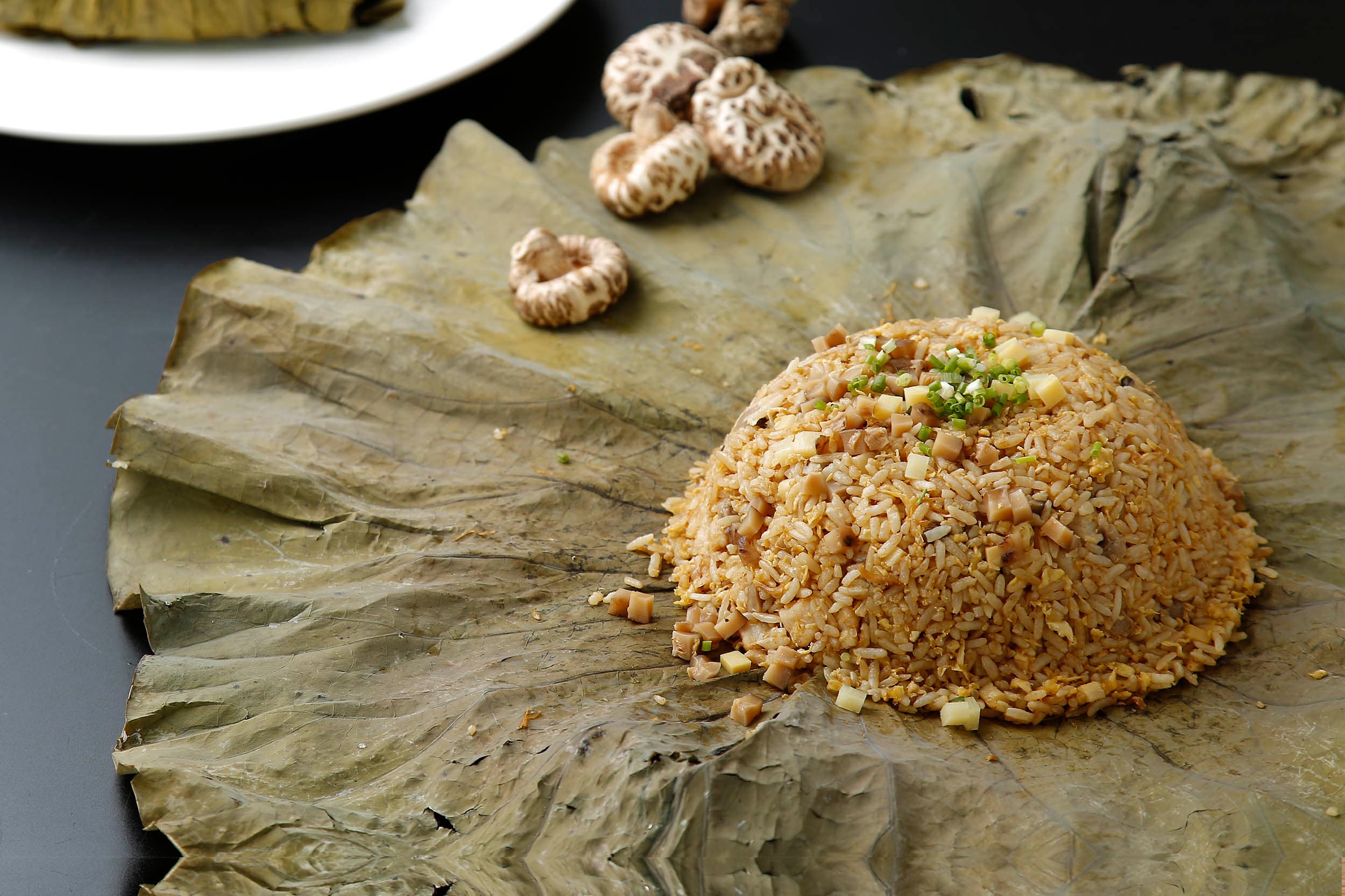 Fried rice wrapped in lotus leaf