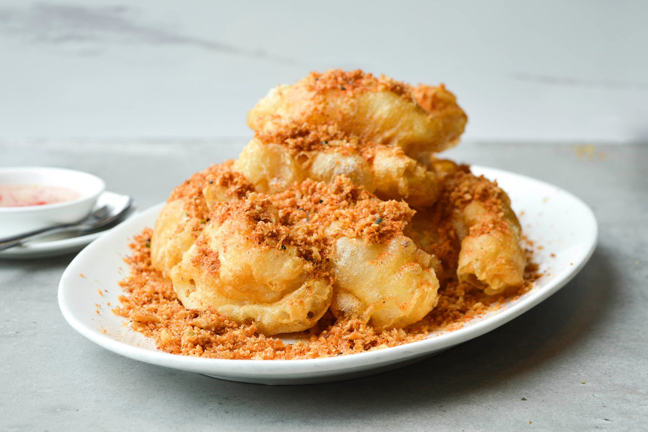 Fried squid with chili and salt