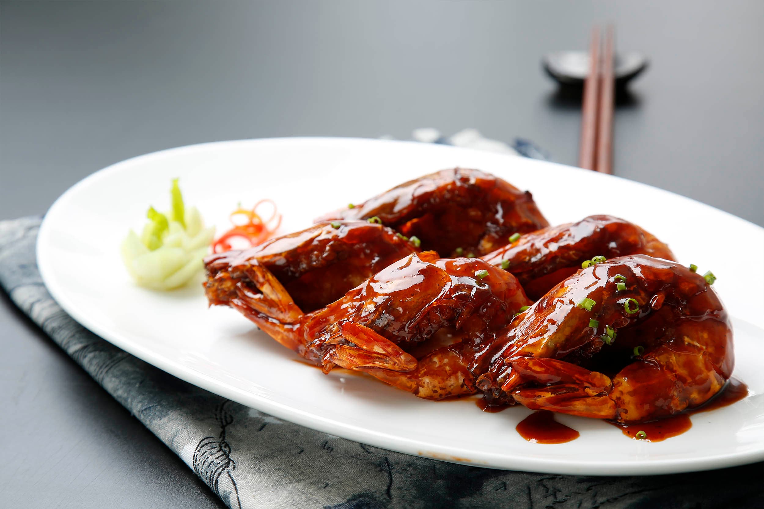 Pan-fried tiger prawns with special sauce