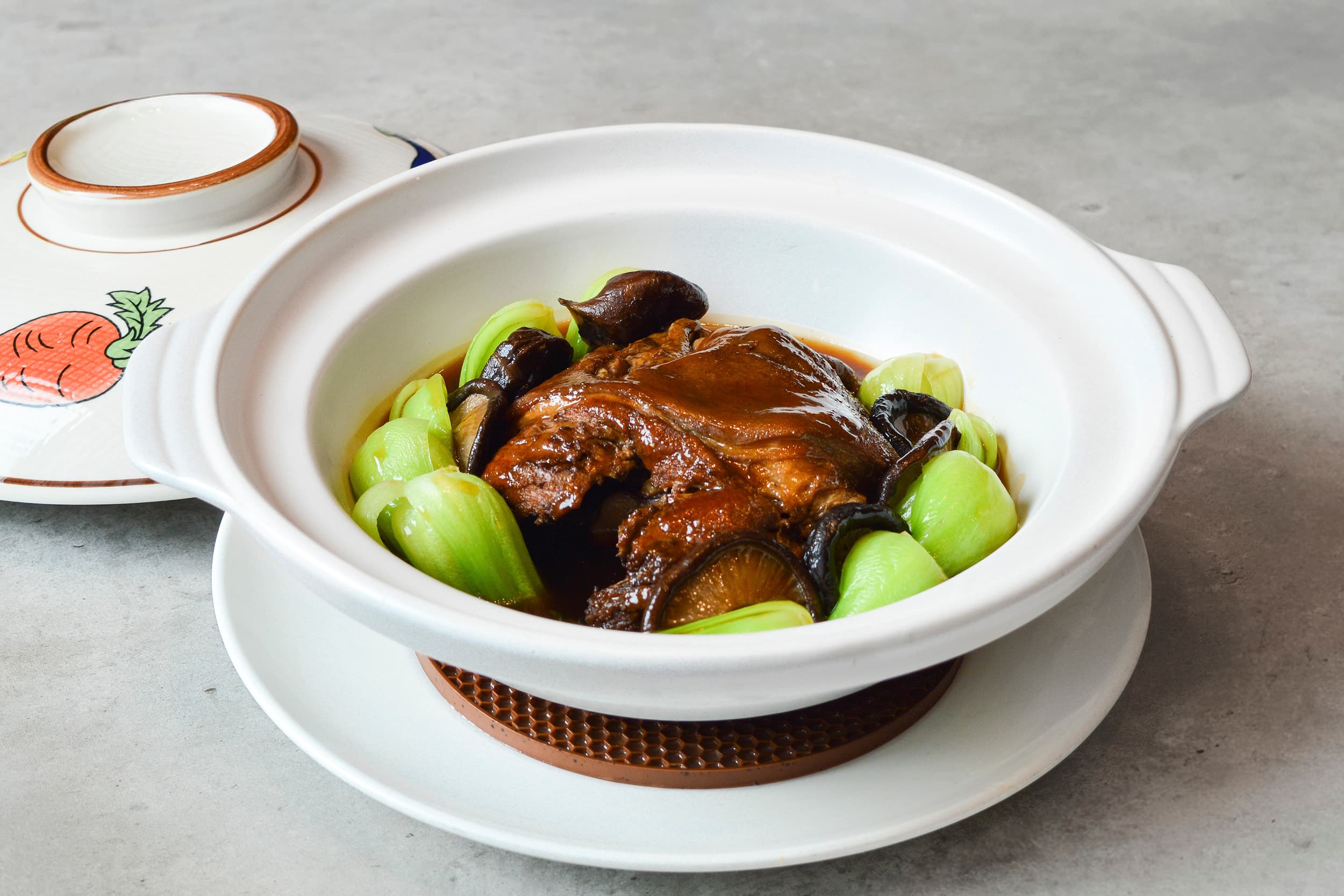 Pata tim in superior soy sauce