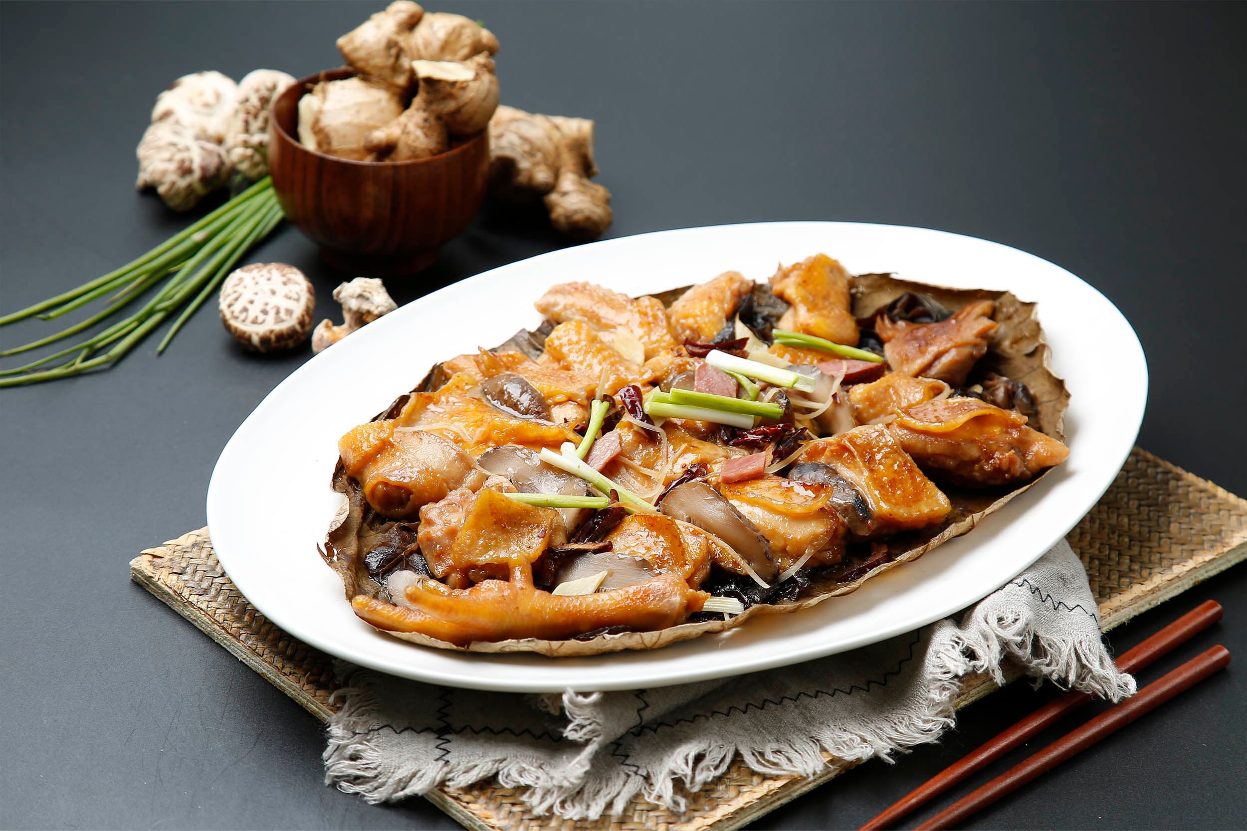 Steamed premium chicken in lotus leaf